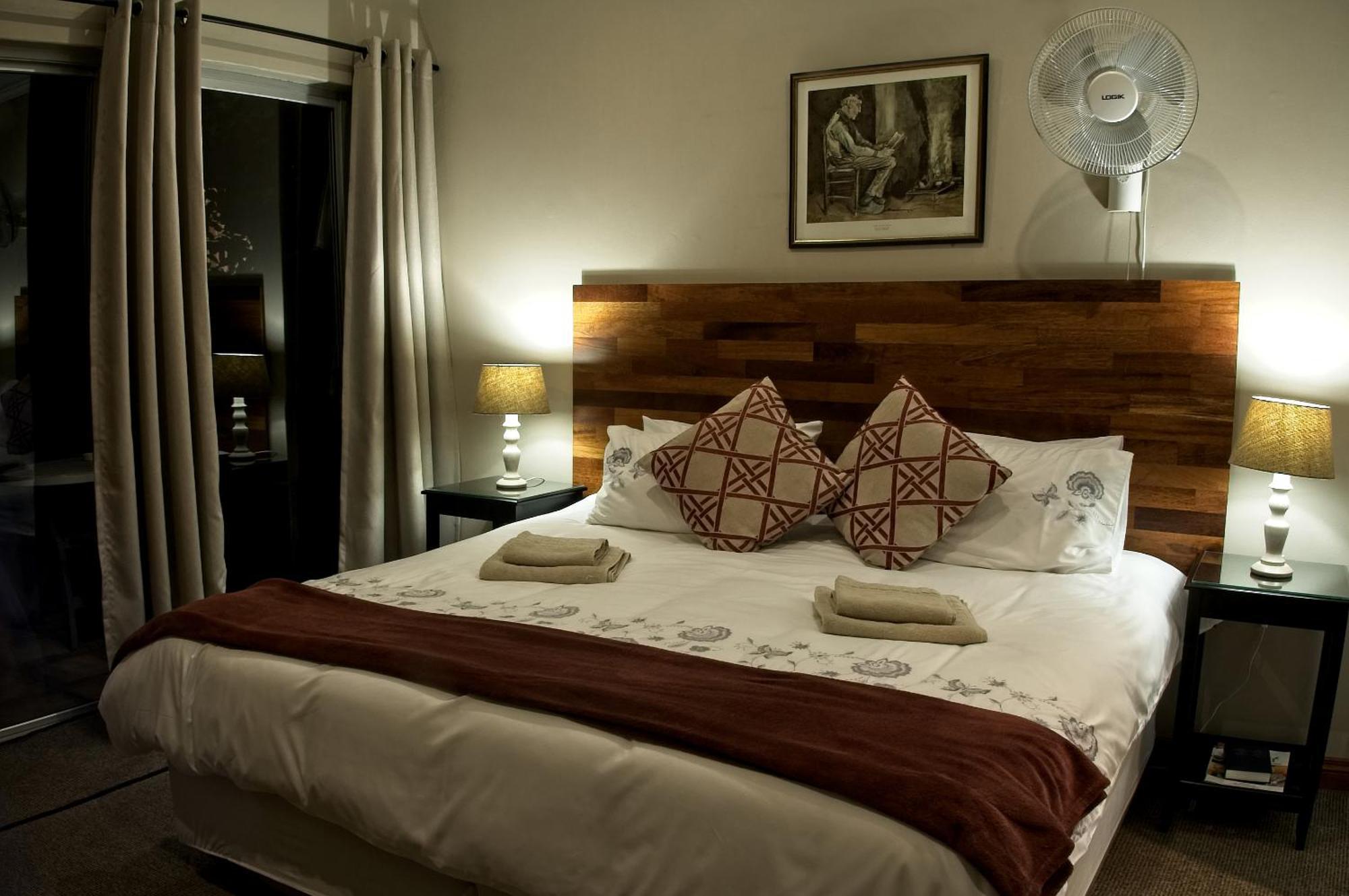 Rest-A-While Guest House - Pretoria-Noord Esterno foto