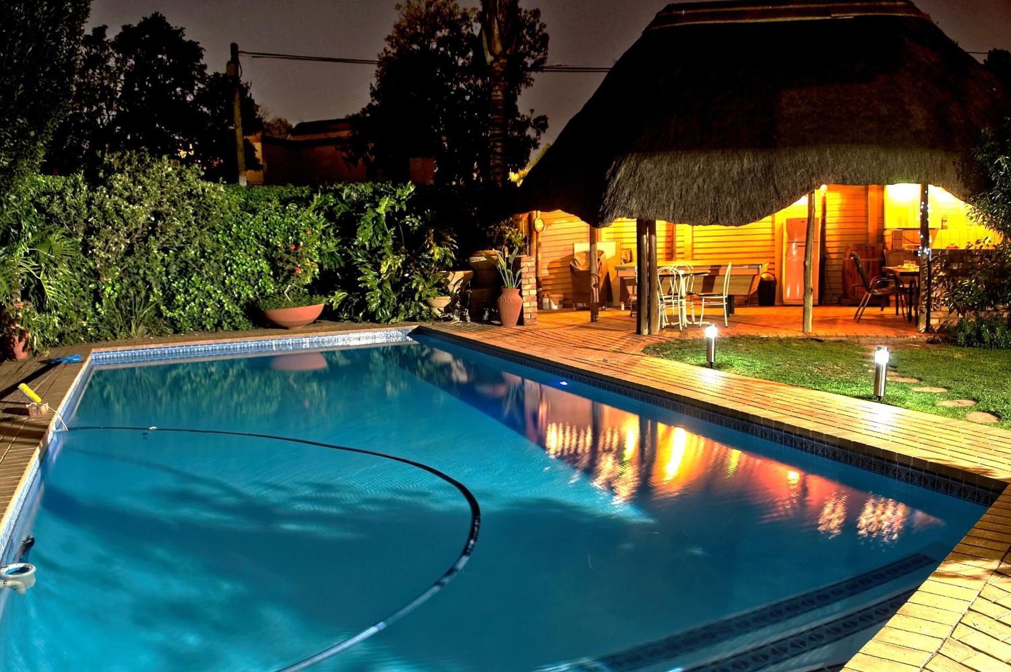 Rest-A-While Guest House - Pretoria-Noord Esterno foto