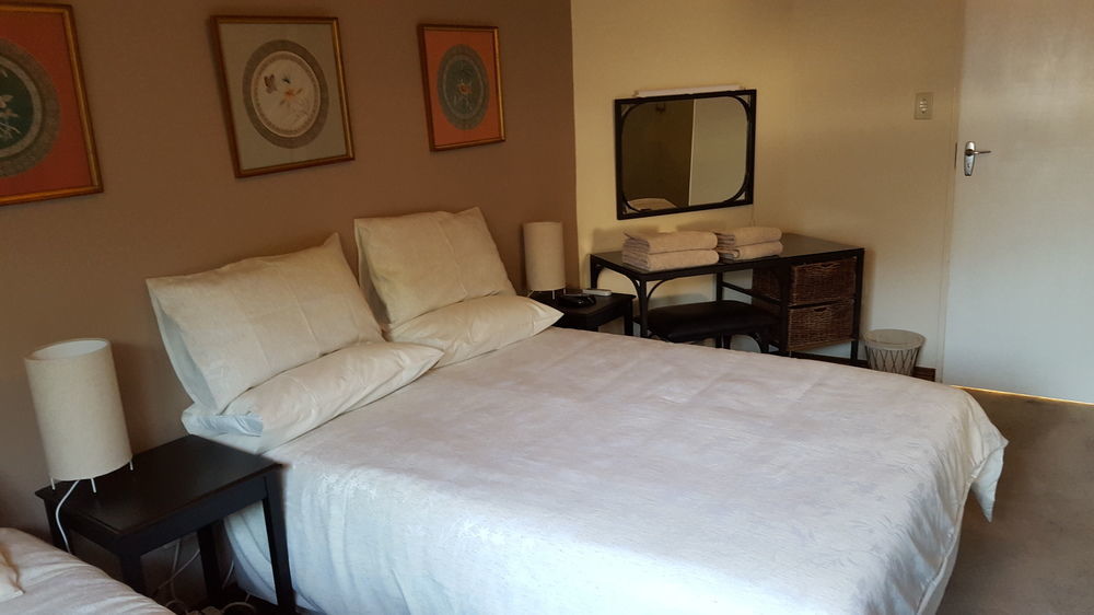 Rest-A-While Guest House - Pretoria-Noord Esterno foto