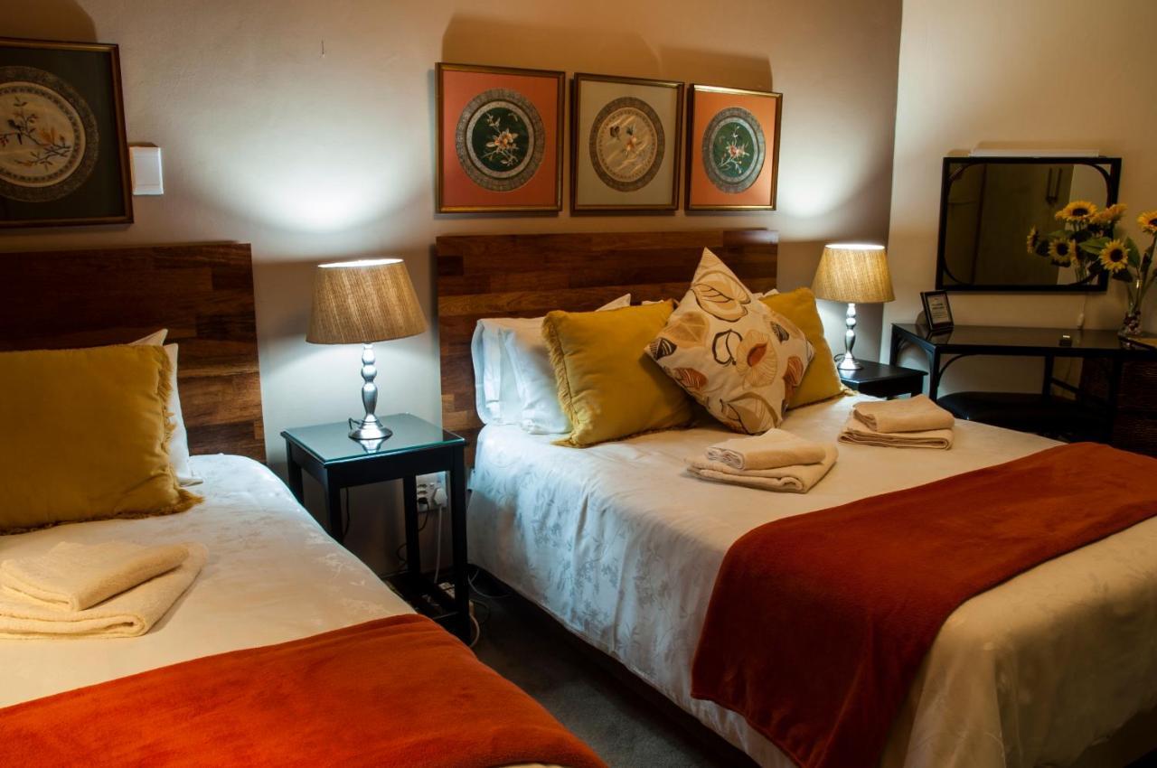 Rest-A-While Guest House - Pretoria-Noord Esterno foto