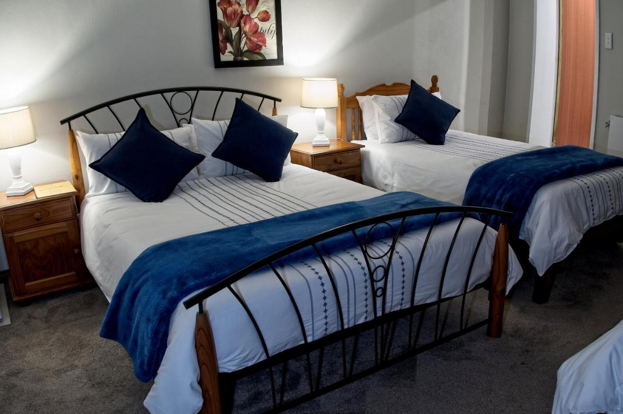 Rest-A-While Guest House - Pretoria-Noord Esterno foto