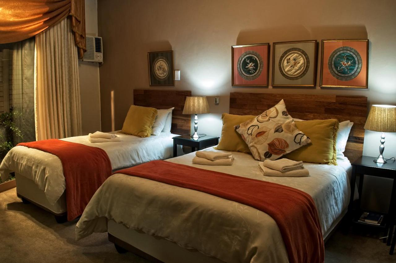 Rest-A-While Guest House - Pretoria-Noord Esterno foto