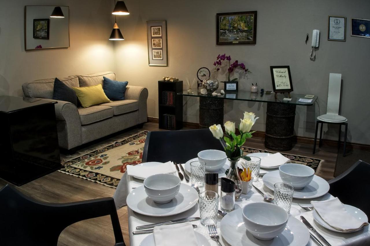 Rest-A-While Guest House - Pretoria-Noord Esterno foto