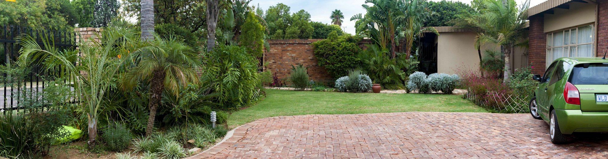 Rest-A-While Guest House - Pretoria-Noord Esterno foto