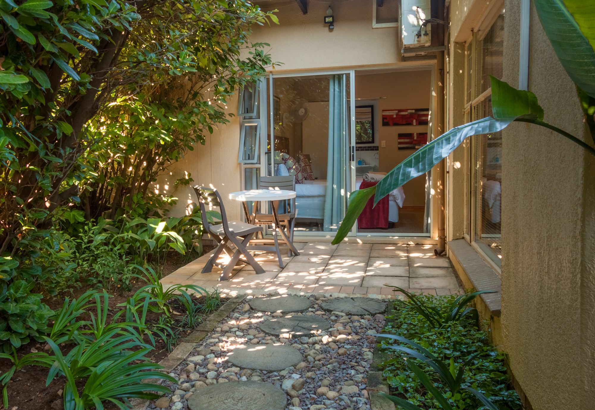 Rest-A-While Guest House - Pretoria-Noord Esterno foto