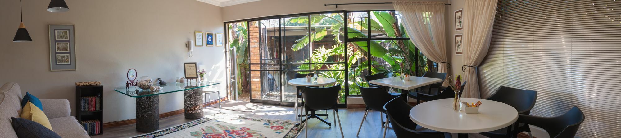 Rest-A-While Guest House - Pretoria-Noord Esterno foto