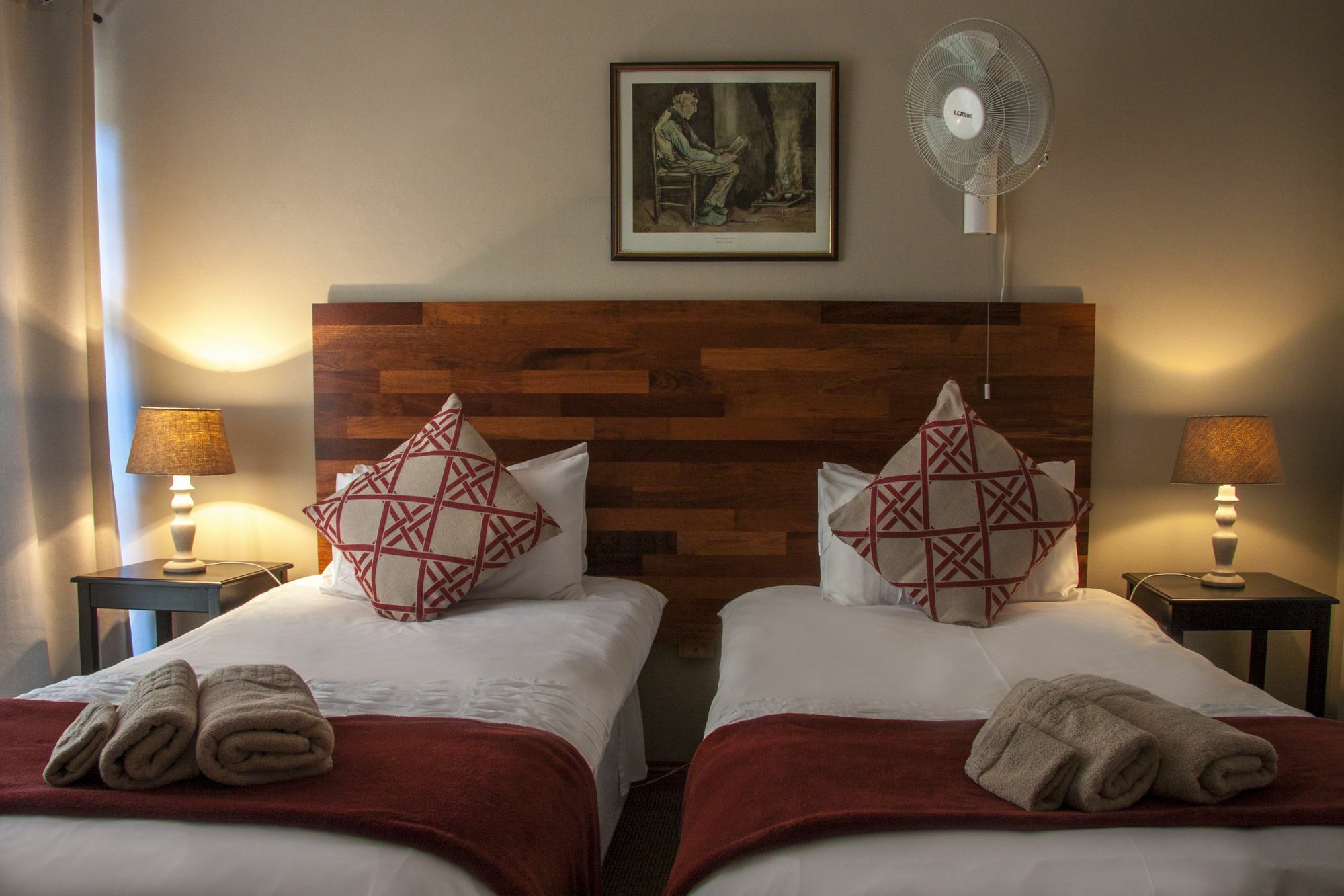 Rest-A-While Guest House - Pretoria-Noord Esterno foto